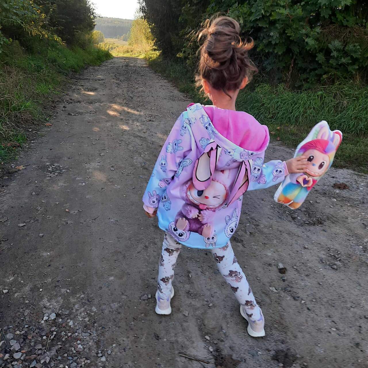 Kurtka wiosenna jesienna Labubu - obrazek 4