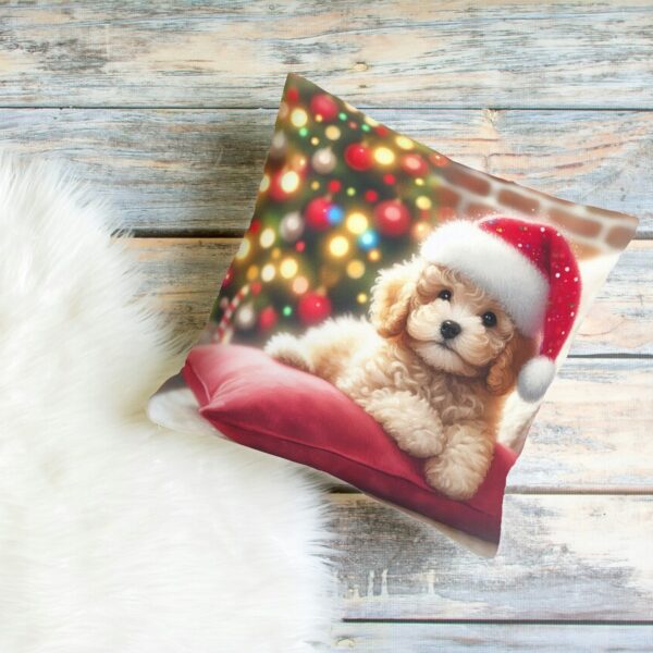 Świąteczna Poduszka Welwetowa Puszysty Szczeniak Cavapoo / Maltipoo – Prezent na Mikołajki i Święta